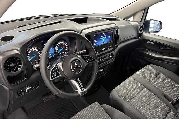 Mercedes-Benz eVito Tourer 11 of 17