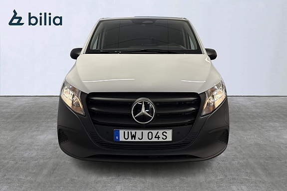 Mercedes-Benz eVito Tourer 2 of 5