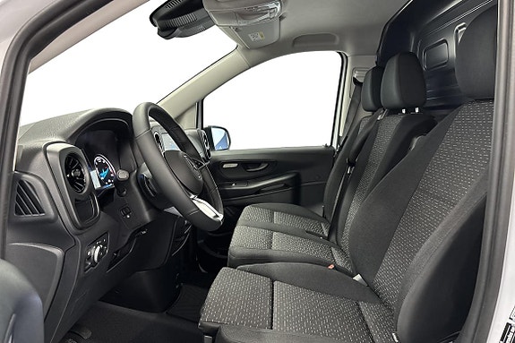 Mercedes-Benz eVito Tourer 10 of 17