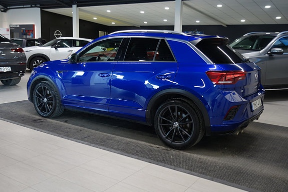 Volkswagen T-Roc 2 of 5