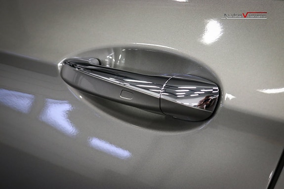 Mercedes-Benz E220 8 of 30