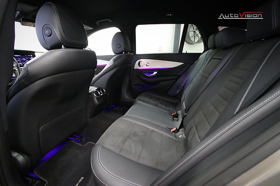 Mercedes-Benz E220 26 of 30