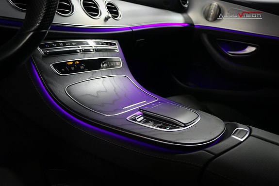 Mercedes-Benz E220 15 of 30