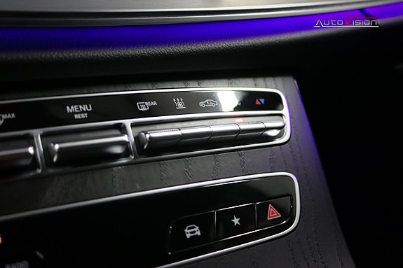 Mercedes-Benz E220 14 of 30