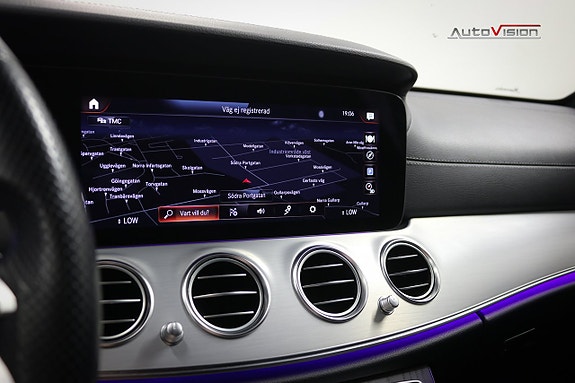 Mercedes-Benz E220 12 of 30