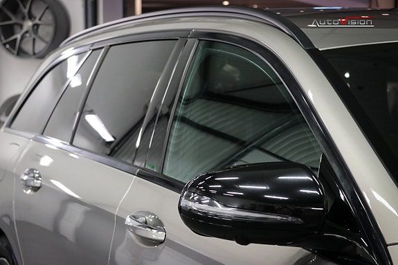 Mercedes-Benz E220 7 of 30