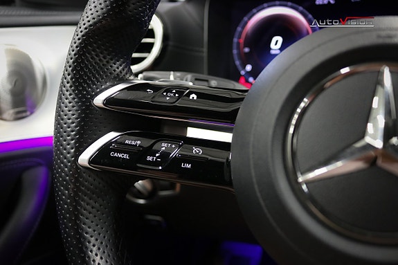 Mercedes-Benz E220 19 of 30