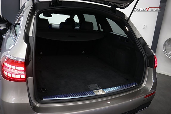 Mercedes-Benz E220 28 of 30