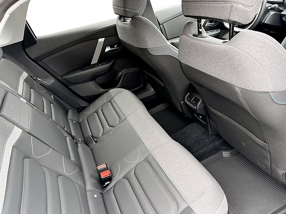 Citroen C4 X 8 of 18