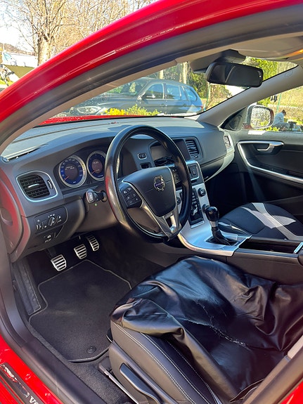 Volvo S60 3 of 3