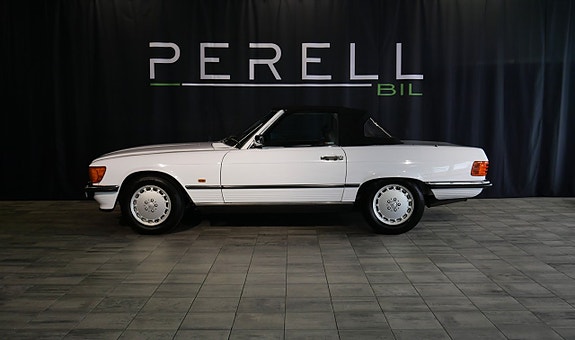 Mercedes-Benz 300 SL 2 of 5