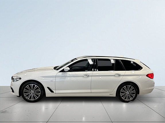 BMW 520d 4 of 5