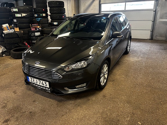 Ford Focus 2 of 5