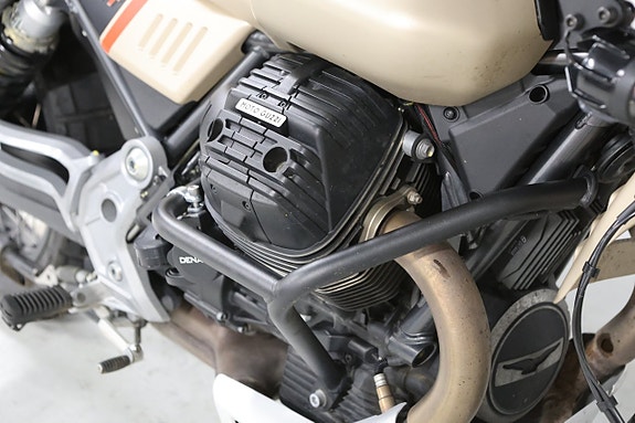 Moto Guzzi V 85 TT Travel 7 of 15
