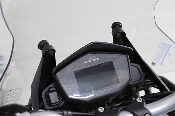 Moto Guzzi V 85 TT Travel 10 of 15