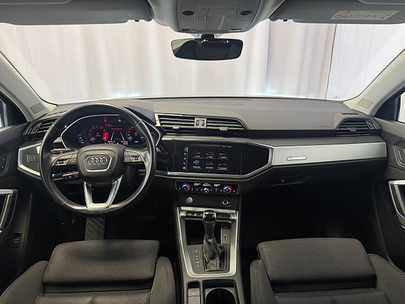 Audi Q3 9 of 12