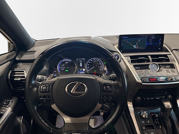 Lexus NX300h 9 of 10