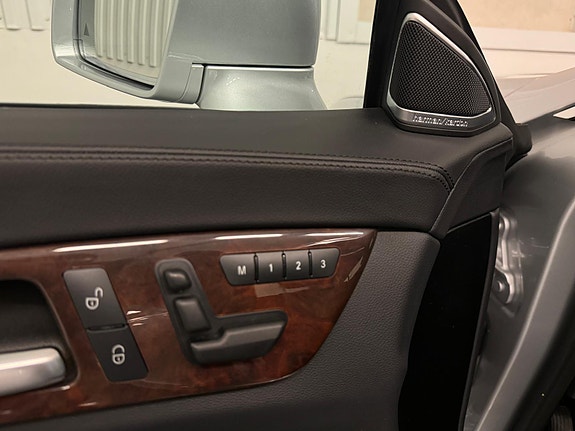 Mercedes-Benz CLS350 7 of 17