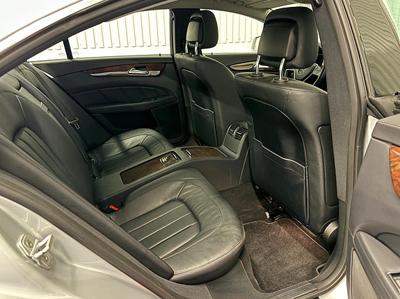 Mercedes-Benz CLS350 9 of 17