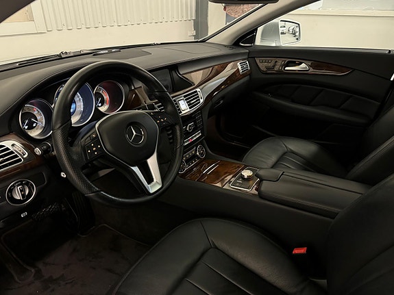 Mercedes-Benz CLS350 5 of 17