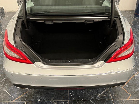 Mercedes-Benz CLS350 3 of 17
