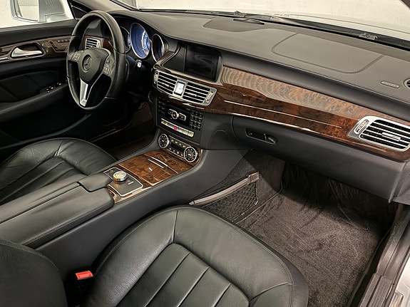 Mercedes-Benz CLS350 6 of 17