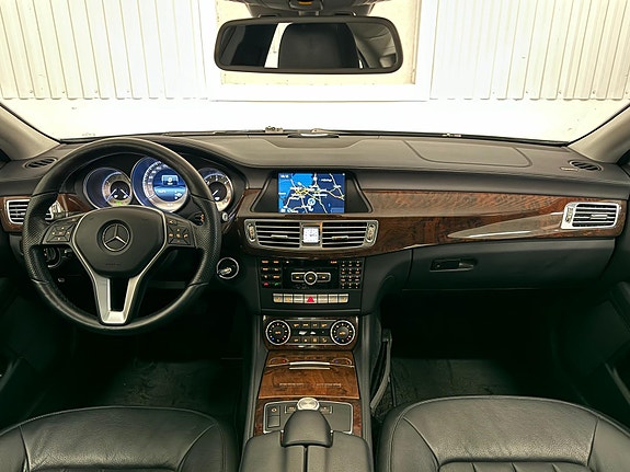 Mercedes-Benz CLS350 8 of 17