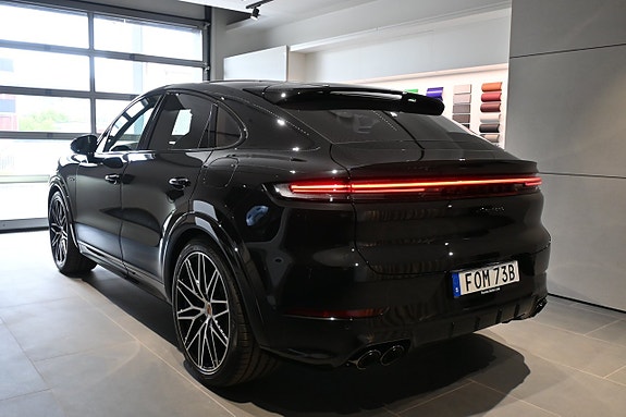 Porsche Cayenne 6 of 24