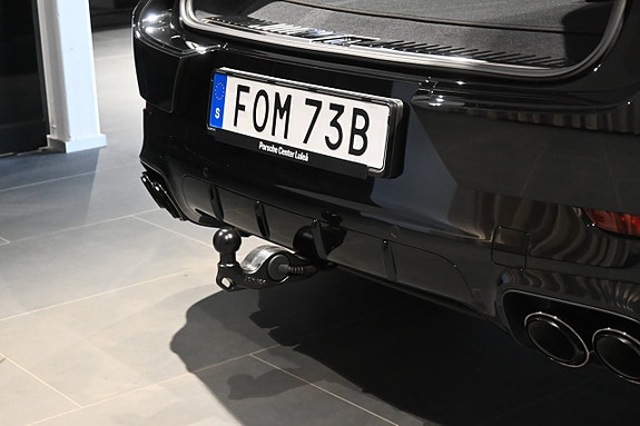 Porsche Cayenne 11 of 24