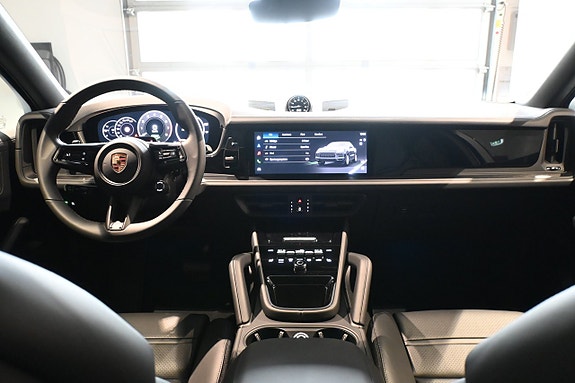 Porsche Cayenne 17 of 24