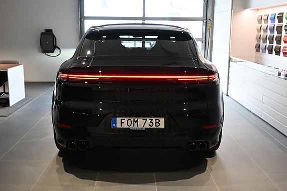 Porsche Cayenne 7 of 24