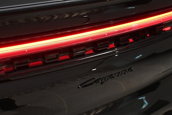 Porsche Cayenne 8 of 24