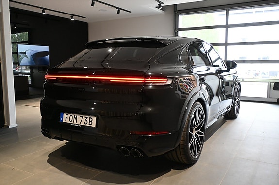 Porsche Cayenne 10 of 24