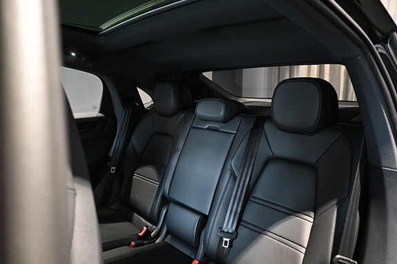 Porsche Cayenne 21 of 24