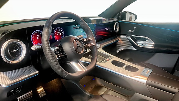 Mercedes-Benz GLC400 4 of 5