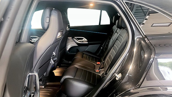 Mercedes-Benz GLC400 7 of 12