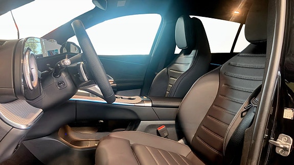 Mercedes-Benz GLC400 5 of 5