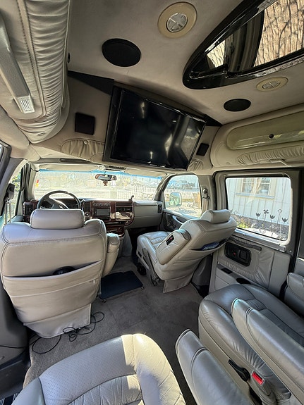 Chevrolet Express G1500 5 of 5