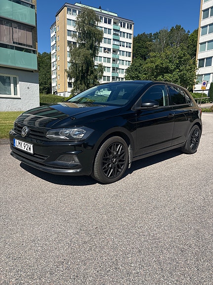 Volkswagen Polo 2 of 5