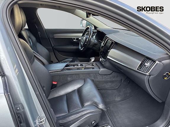 Volvo V90 Cross Country 11 of 23