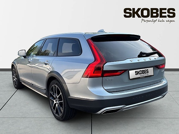 Volvo V90 Cross Country 5 of 23