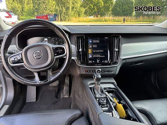 Volvo V90 Cross Country 12 of 23