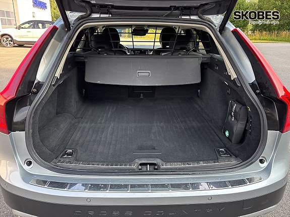 Volvo V90 Cross Country 16 of 23
