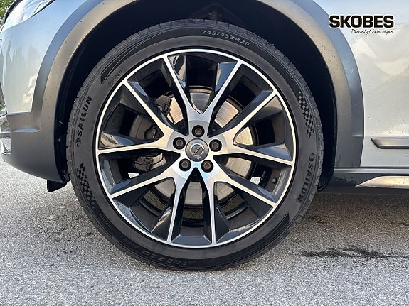 Volvo V90 Cross Country 17 of 23