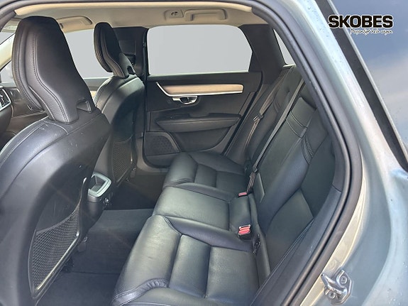 Volvo V90 Cross Country 9 of 23