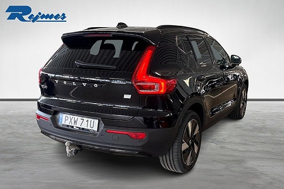 Volvo XC40 14 of 16