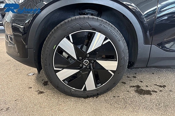 Volvo XC40 16 of 16