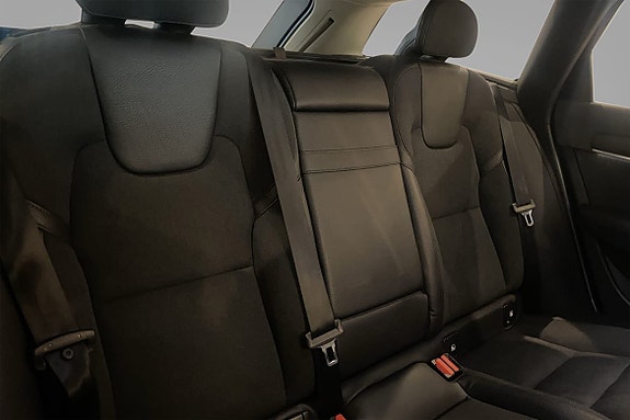 Volvo V90 Cross Country 10 of 13
