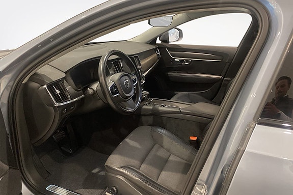 Volvo V90 Cross Country 6 of 13