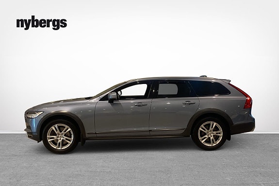 Volvo V90 Cross Country 2 of 5